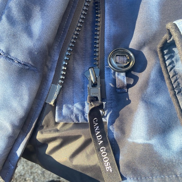 Small Canada Goose Rossclair Parka - Picture 6 of 16